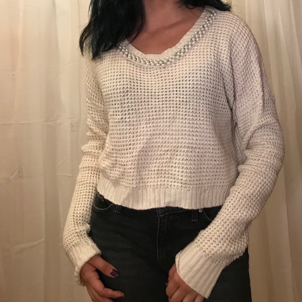 Crop cut cream knitted sweater w/ pearl neck